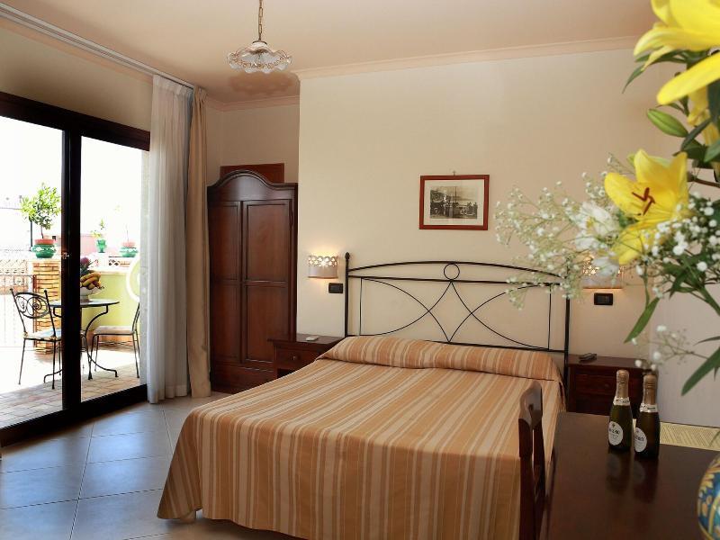 Villa Cristina Giardini Naxos Ngoại thất bức ảnh