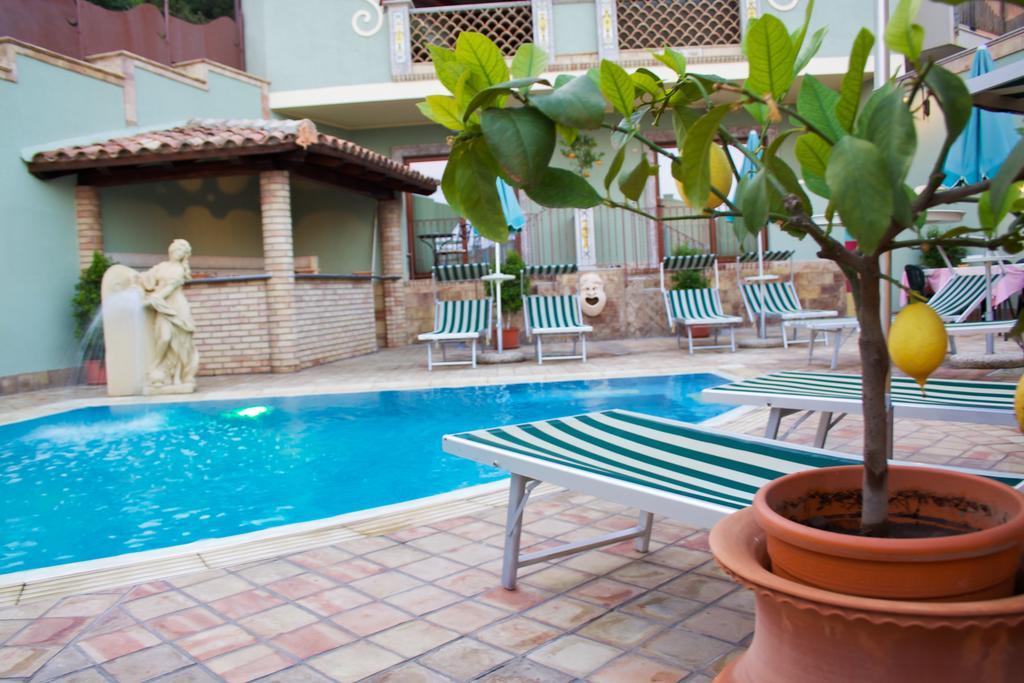 Villa Cristina Giardini Naxos Ngoại thất bức ảnh