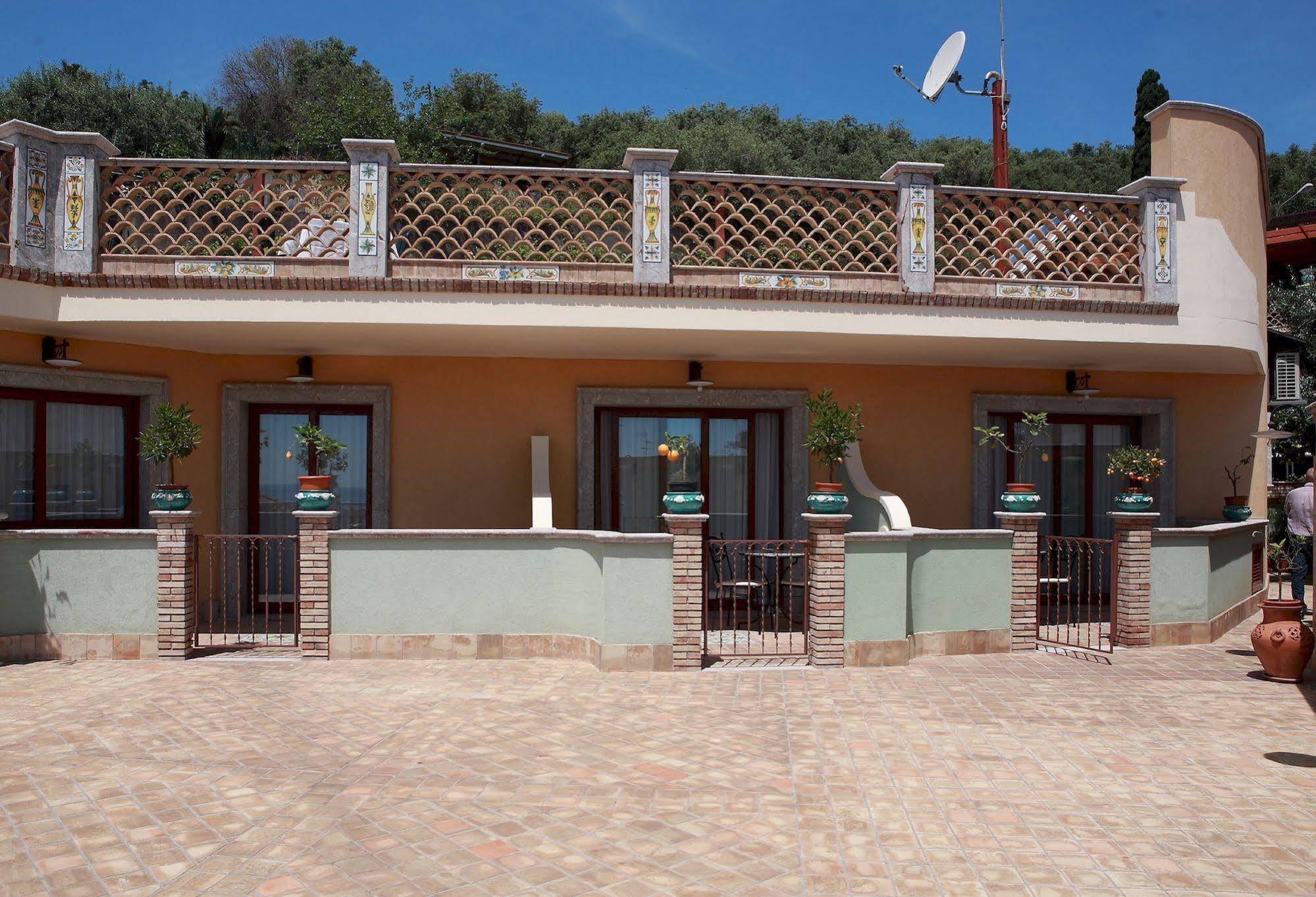Villa Cristina Giardini Naxos Ngoại thất bức ảnh