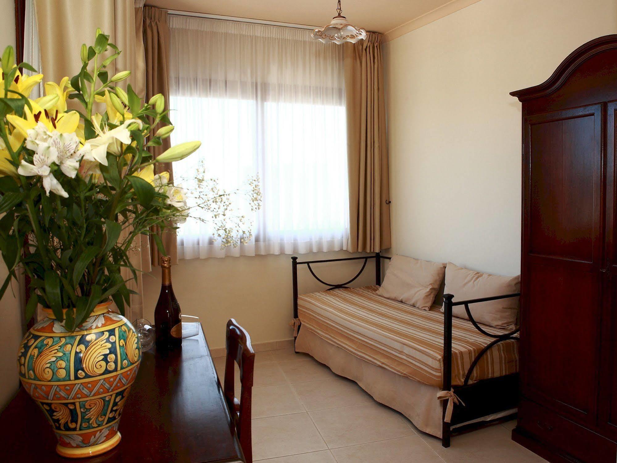 Villa Cristina Giardini Naxos Ngoại thất bức ảnh