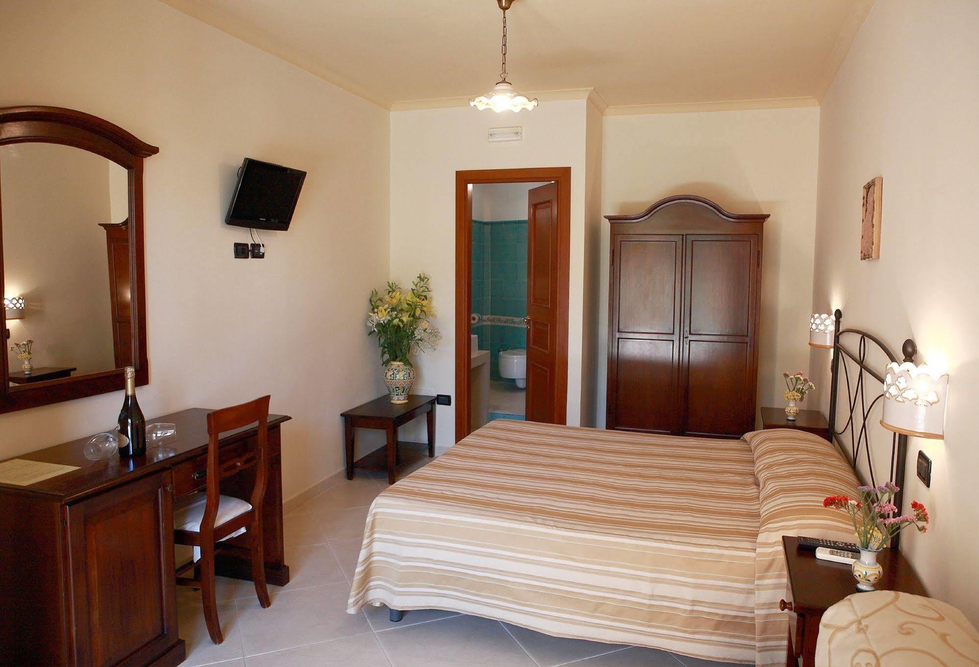 Villa Cristina Giardini Naxos Ngoại thất bức ảnh