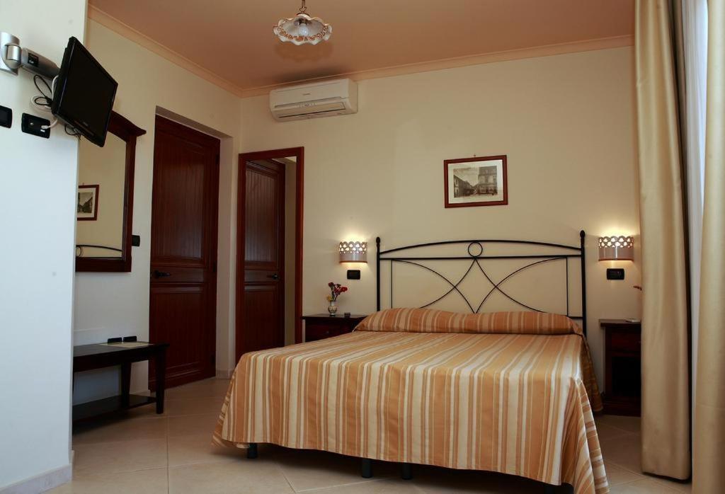 Villa Cristina Giardini Naxos Ngoại thất bức ảnh